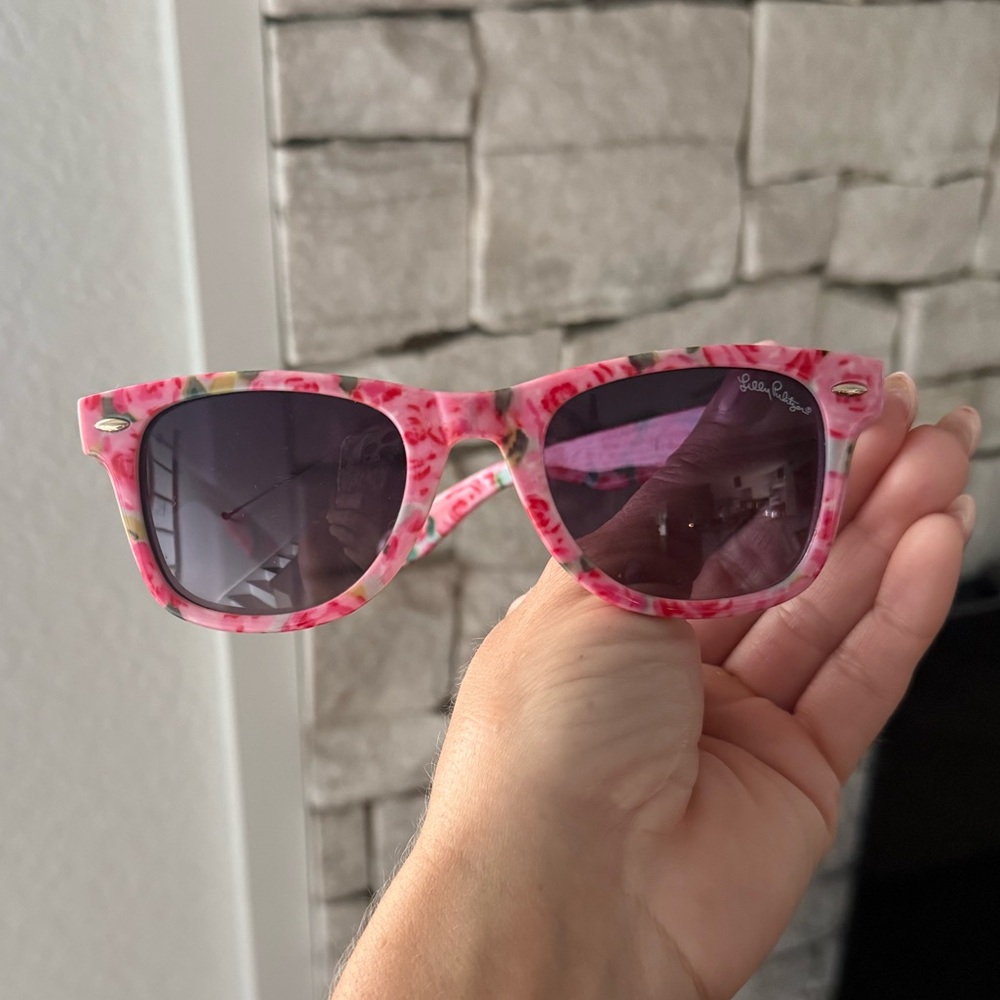Lilly Pulitzer Hotty Pink FIRST IMPRESSION MADELINE SUNGLASSES - Picture 4 of 11